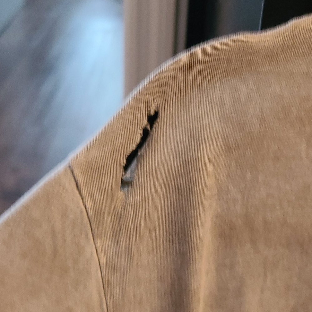 2 undershirts - Picture 3 of 4